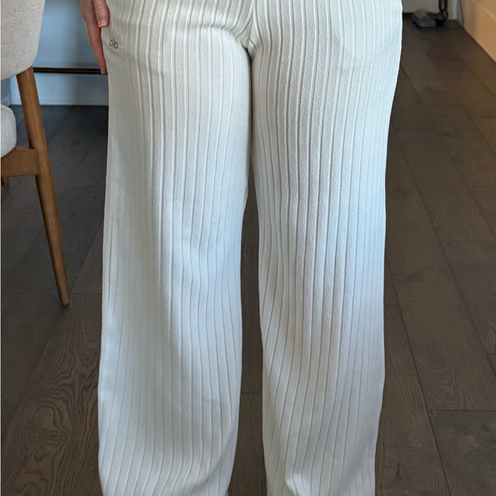 ALO Yoga Ribbed Wide-Leg Pants in Ivory